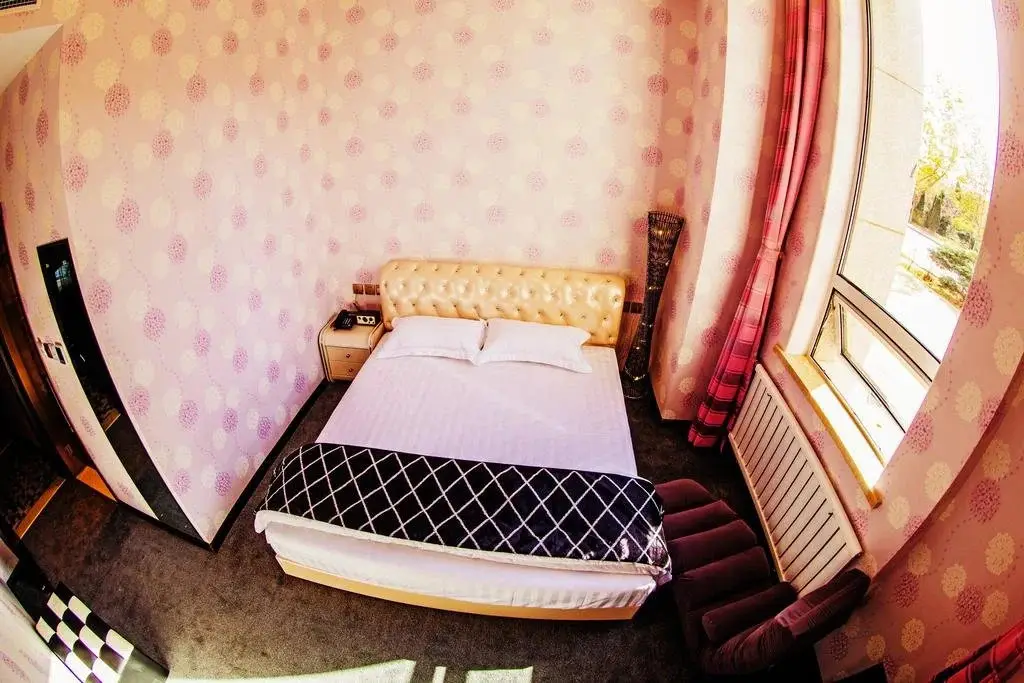 Далянь: Dalian 1219 Theme Hotel