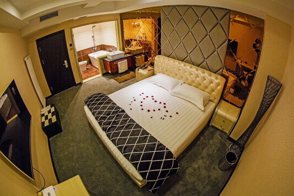 Далянь: Dalian 1219 Theme Hotel