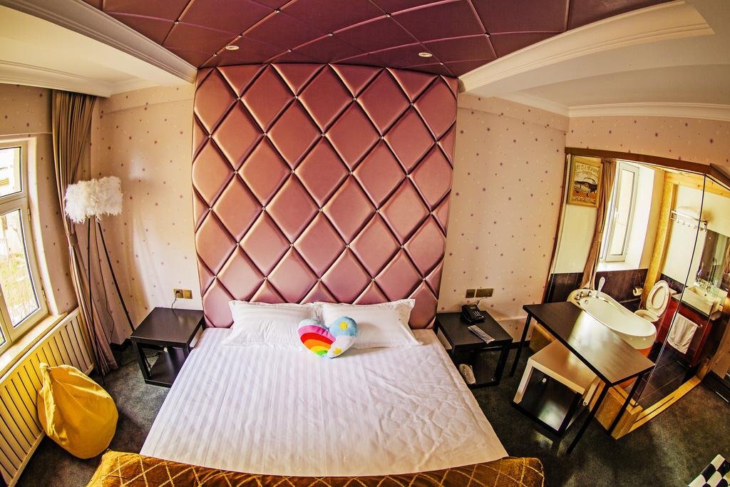 Далянь: Dalian 1219 Theme Hotel
