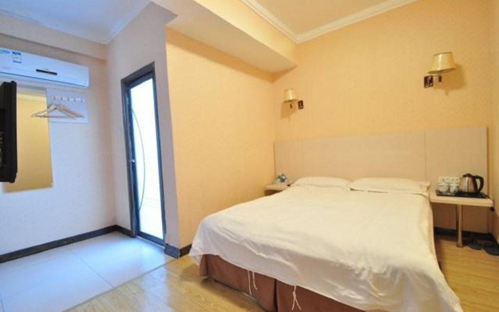 Хуайнань: Hancheng Holiday Inn