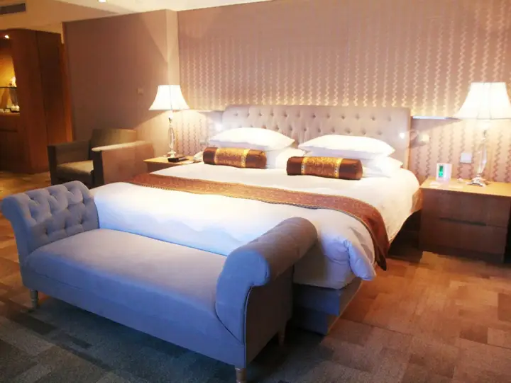Нинбо: Nignbo Hefeng Garden Hotel
