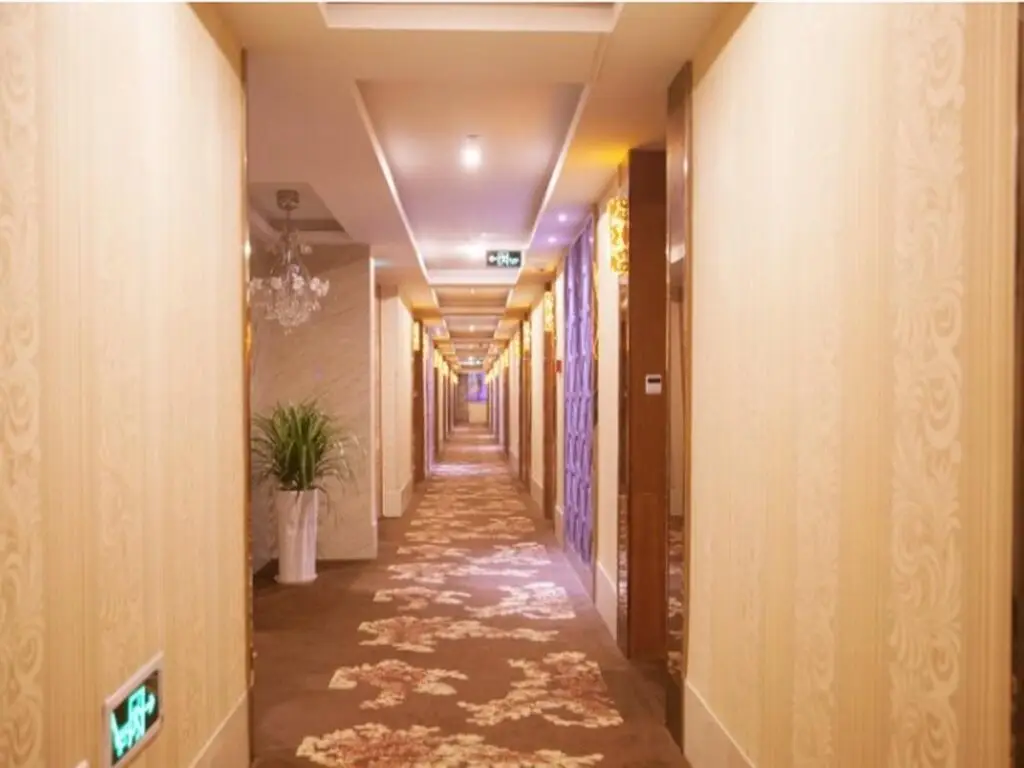 Иу: Lirong Hotel