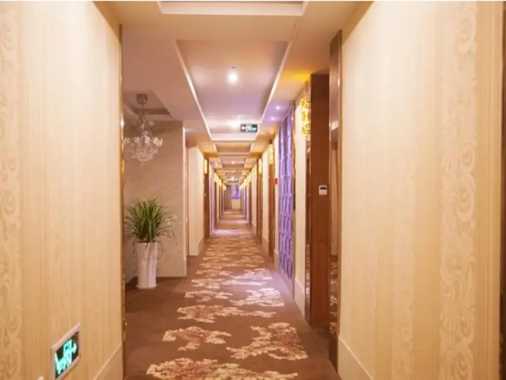 Иу: Lirong Hotel