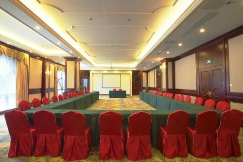 Наньчан: Vienna Hotel Changnan