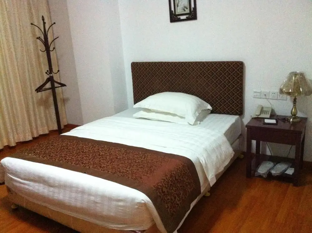 Гуанчжоу: Guangzhou Five Elements Business Hotel