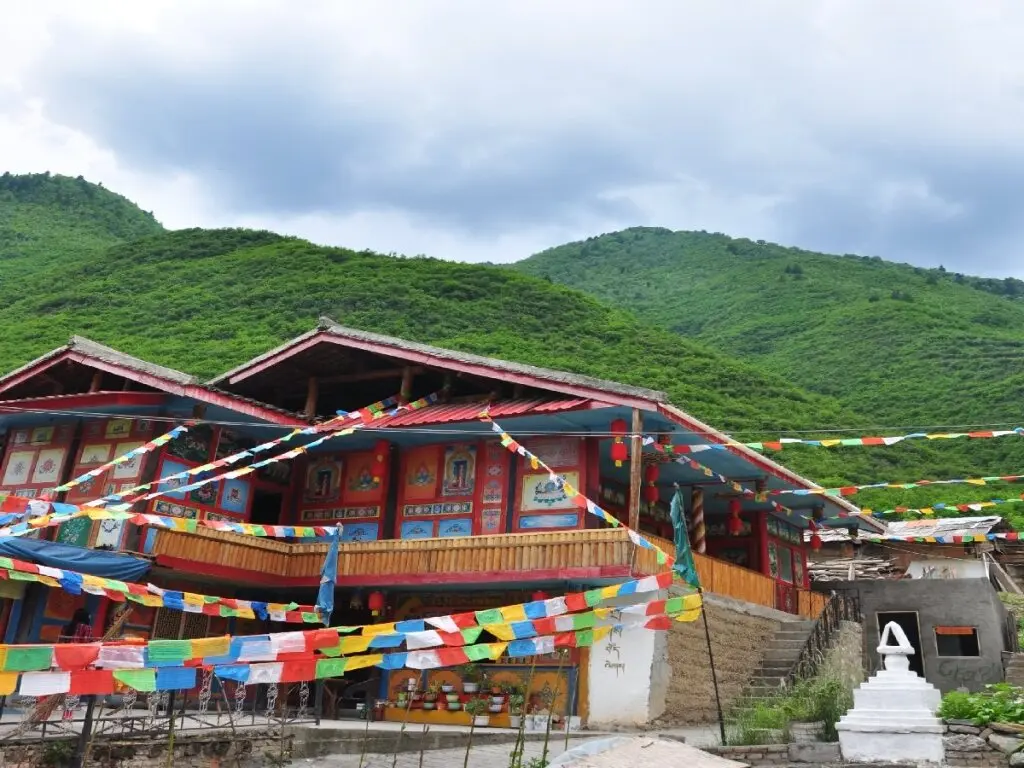 Цзючжайгоу: Jiuzhaigou Amdo Traveller's Lodge