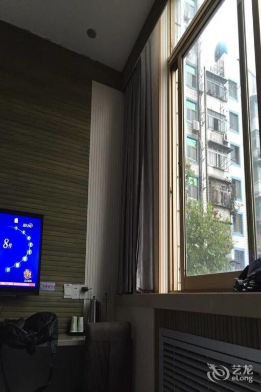 Ухань: Jtour Inn Nanhu Rui'an Street Metro Station