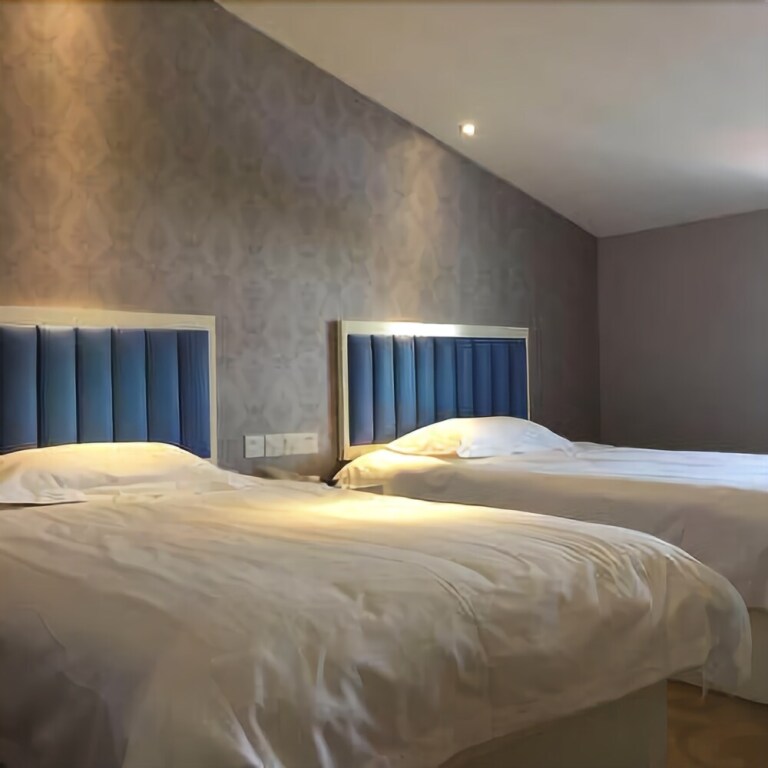 Шанхай: F1 Hotel