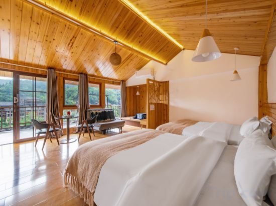 Лосян: Zhaoxing Sidongju Boutique Inn