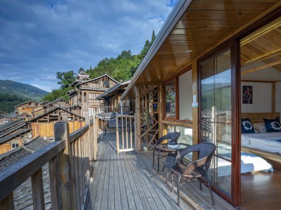 Лосян: Zhaoxing Sidongju Boutique Inn