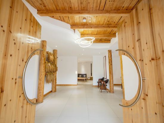 Лосян: Zhaoxing Sidongju Boutique Inn