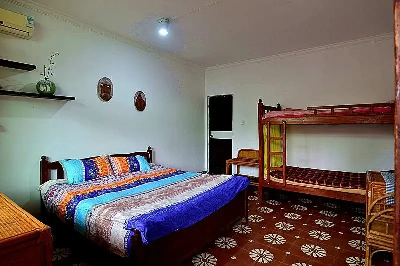 Наньпин: Wuyishan Shanchahua Youth Hostel