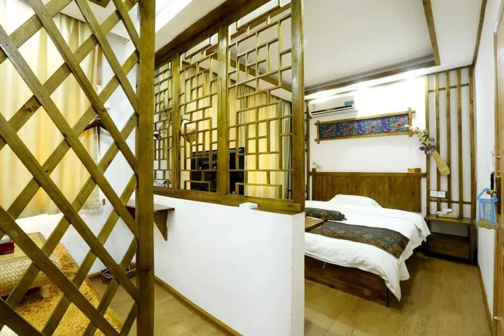 Чжанцзяцзе: Qifengling Inn