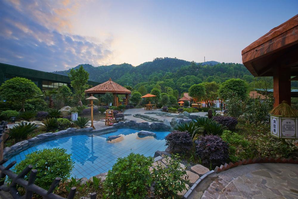 Howard Johnson Hot Spring Resort Wugongshan — фото 1