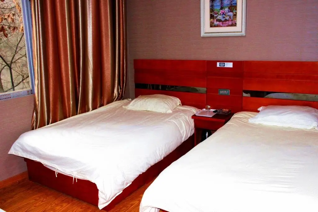 Шиянь: Wudangshan Tanluzhe Youth Hostel