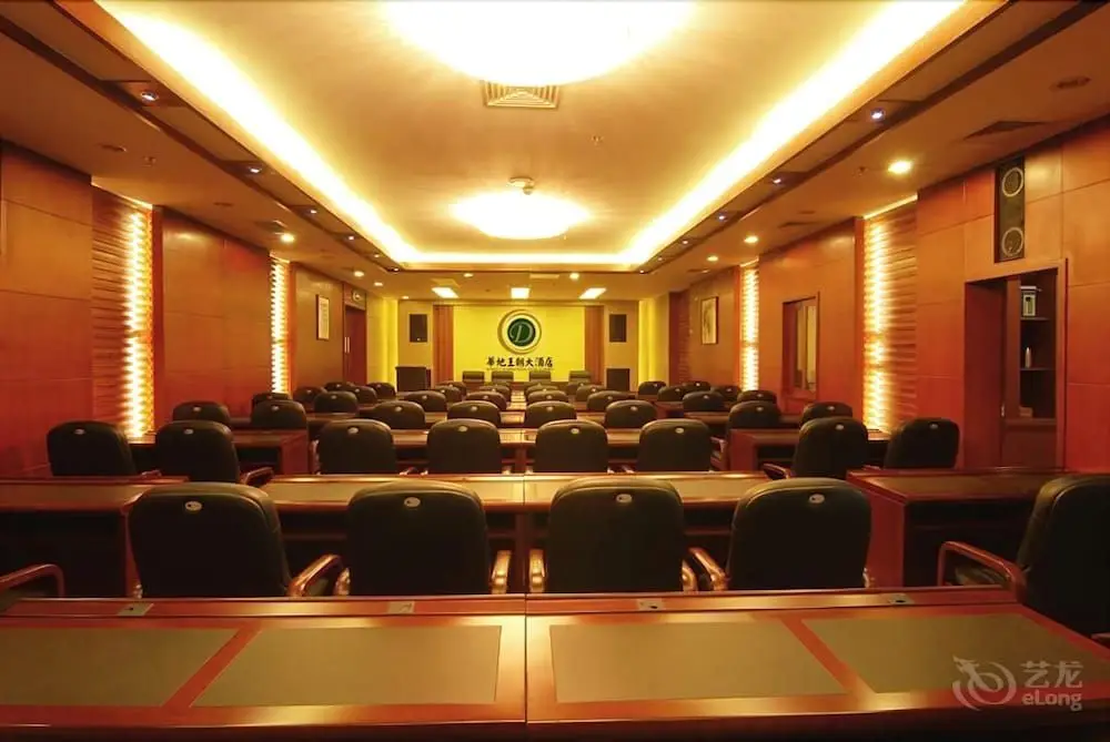 Куньмин: Dynasty International Hotel Kunming
