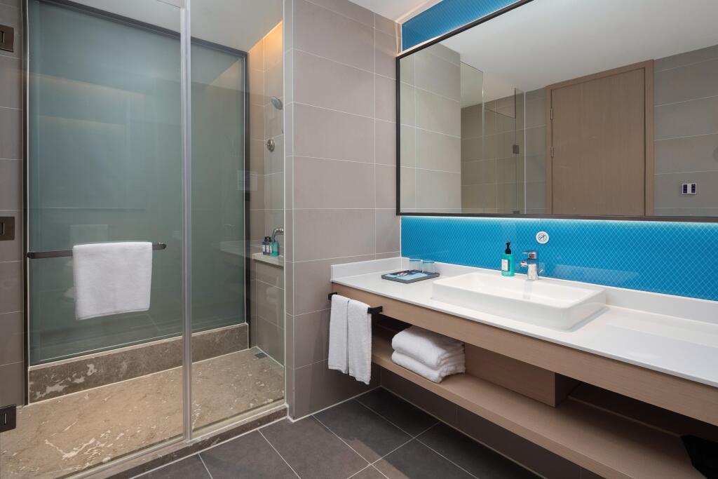 Holiday inn Express Dongguan Shatian by IHG — фото 1