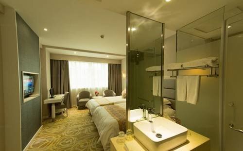 Иу: Fortune Hotel