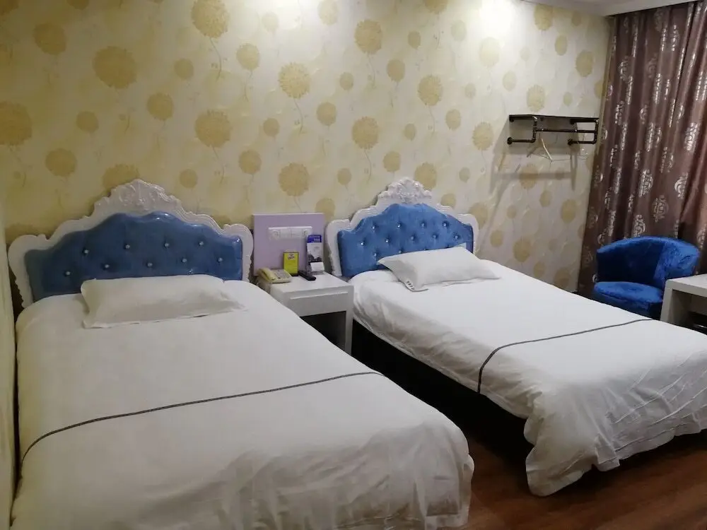Иу: Fortune Hotel