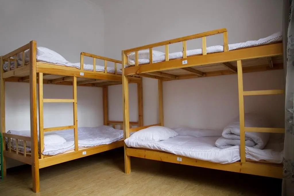 Дали: The Moment Youth Hostel
