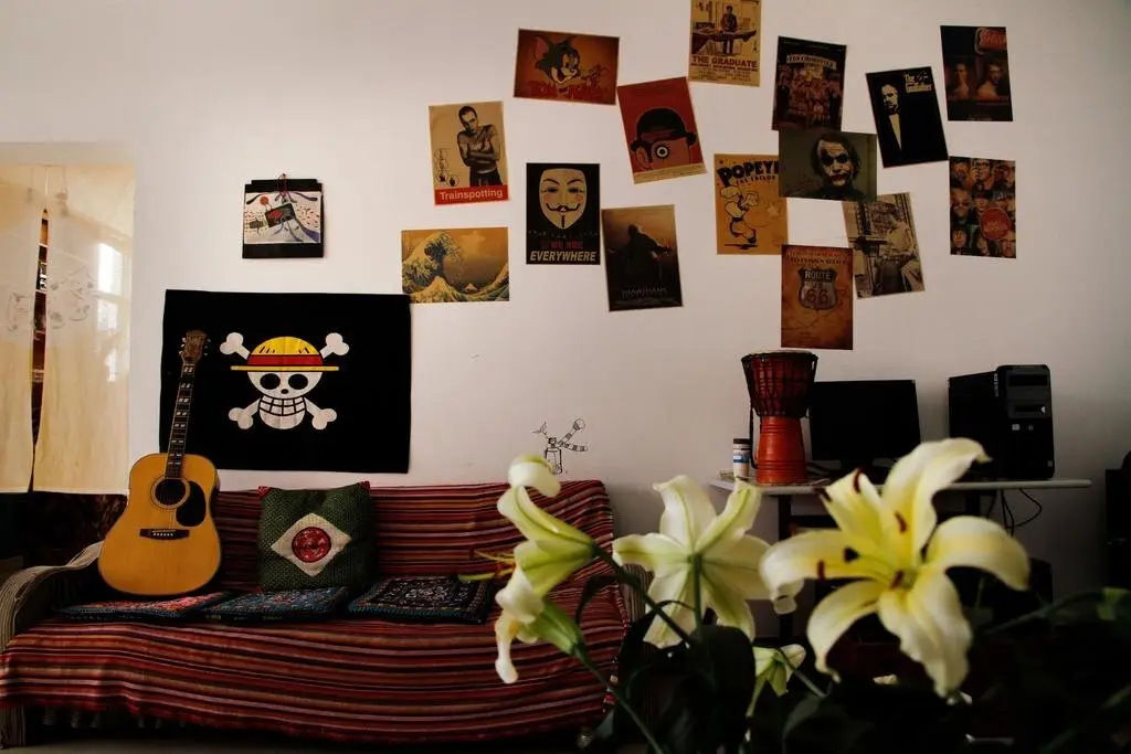 Дали: The Moment Youth Hostel