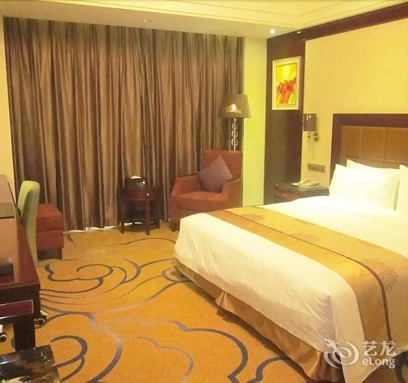 Ичан: Golden Ray International Hotel