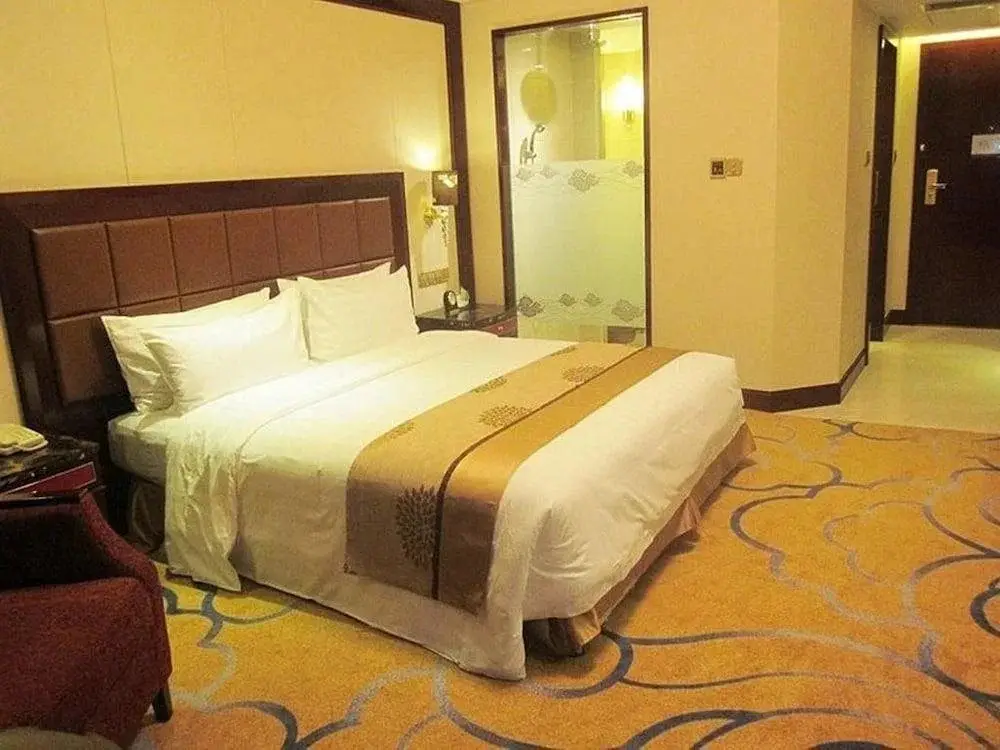 Ичан: Golden Ray International Hotel