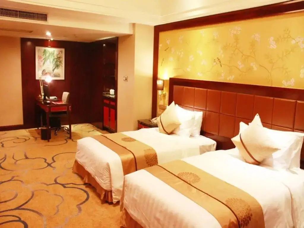 Ичан: Golden Ray International Hotel
