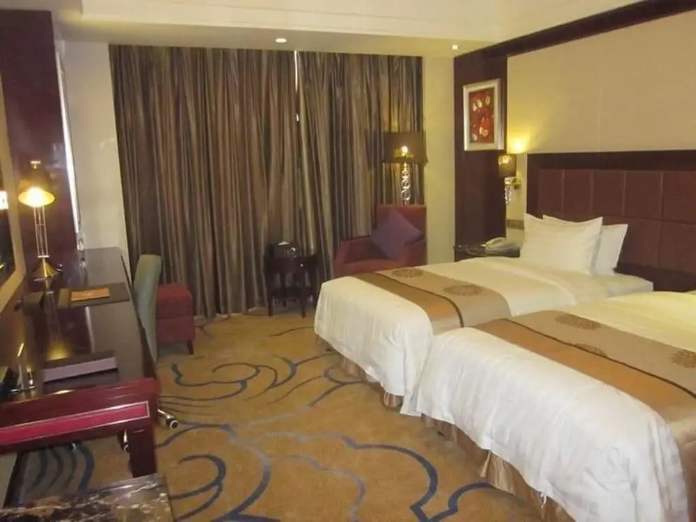 Ичан: Golden Ray International Hotel