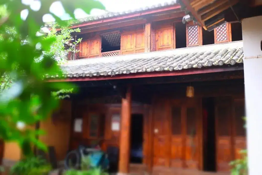 Дали: Yuanshan Hostel