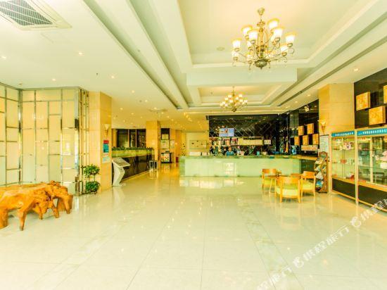 Туньчан: Jiajie Chain Tunchang Center Commercial Plaza Branch