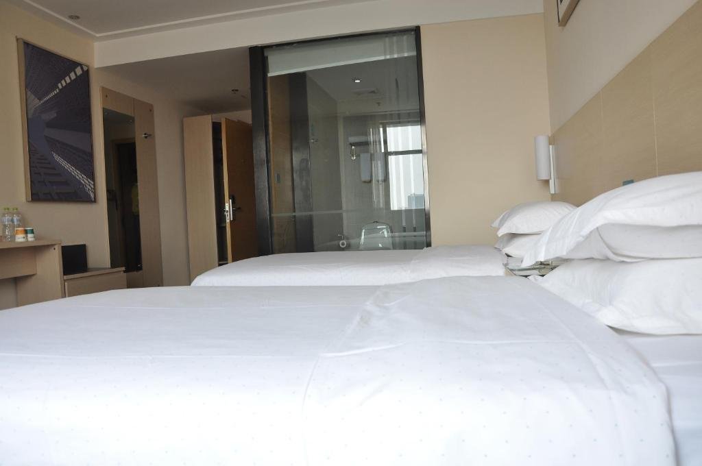 City Comfort Inn Wuhan Caidian Square — фото 1