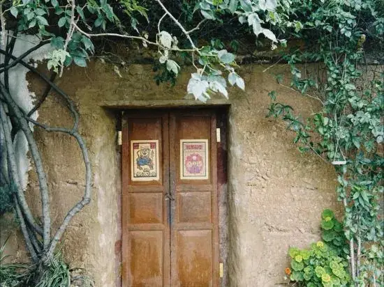 Дали: Up Air Guest house