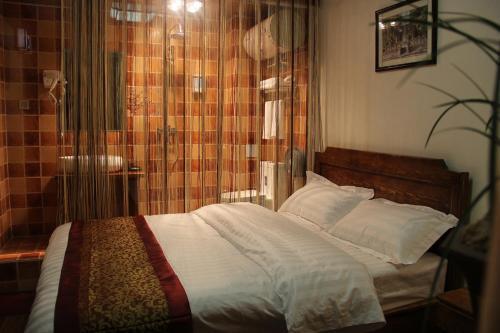 Дали: Old House Inn
