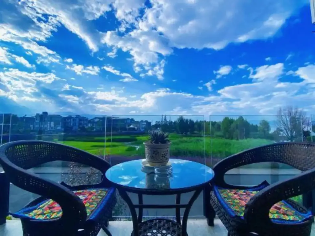 Дали: Dali Yunshuiqingshe Lakeview Inn
