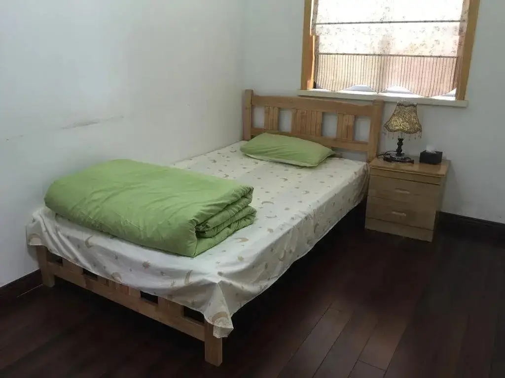 Yangzhou Young Traveller Hostel Jinghua City Living Mall — фото 1