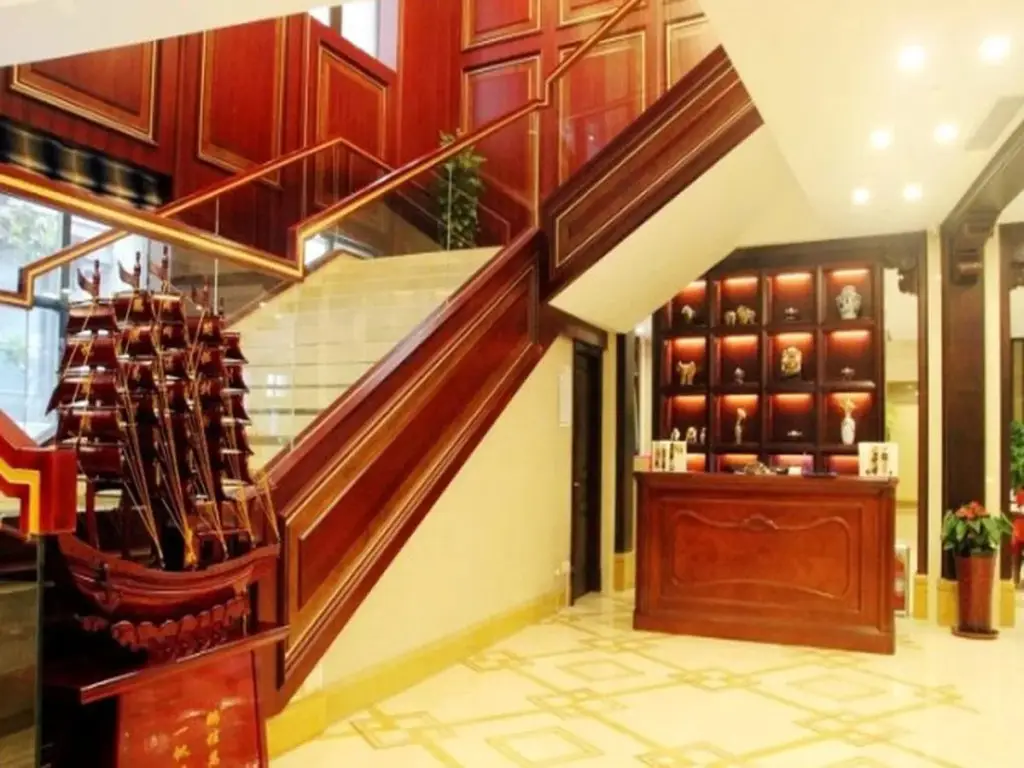 Циндао: Sky World Hotel Qingdao