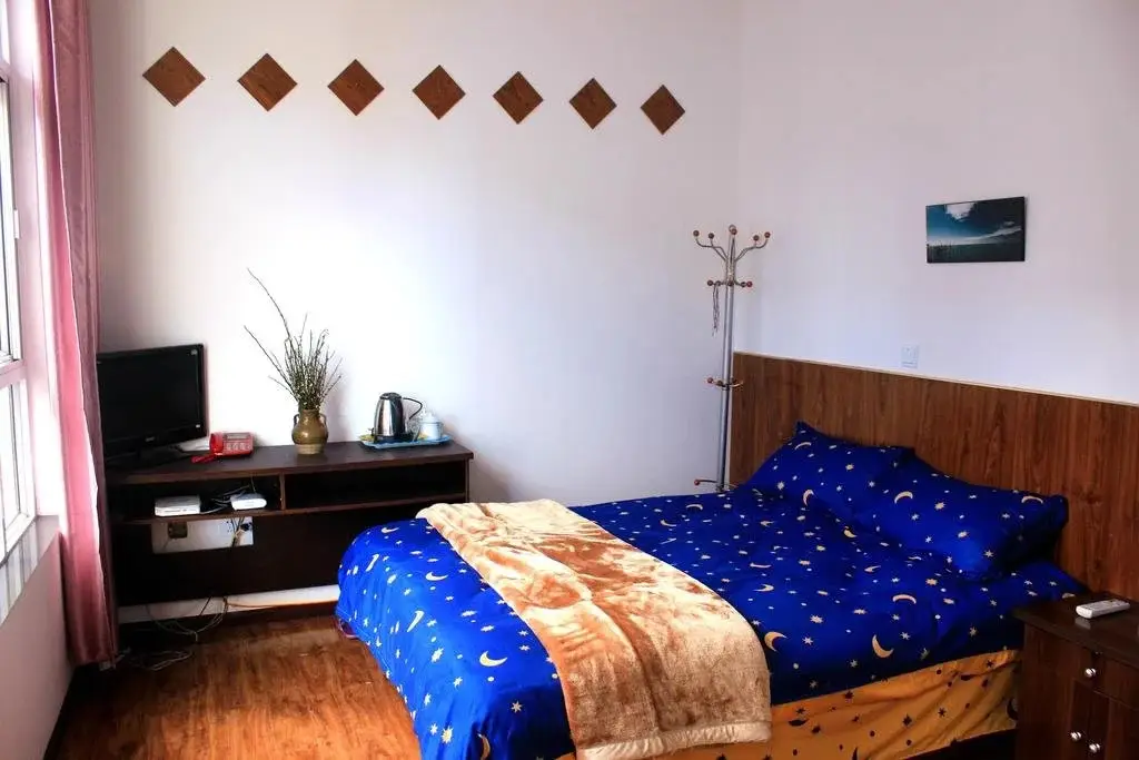 Дали: Dali 5060 Hostel