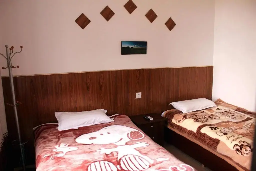 Дали: Dali 5060 Hostel