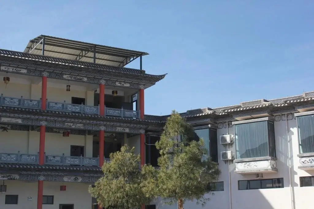 Дали: Xiaolazhe Hotel