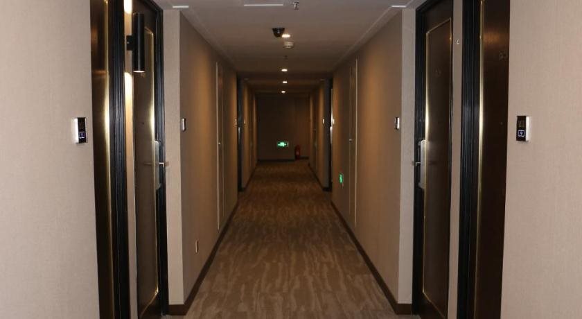 Далянь: Dalian Royal Hotel