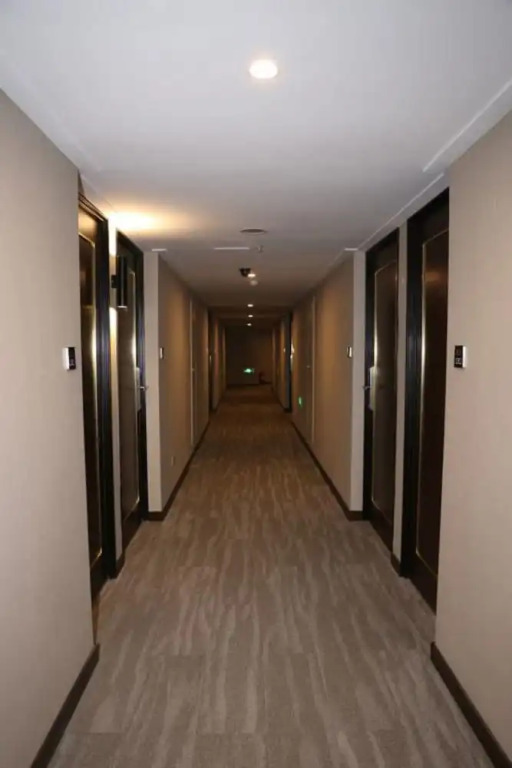 Далянь: Dalian Royal Hotel