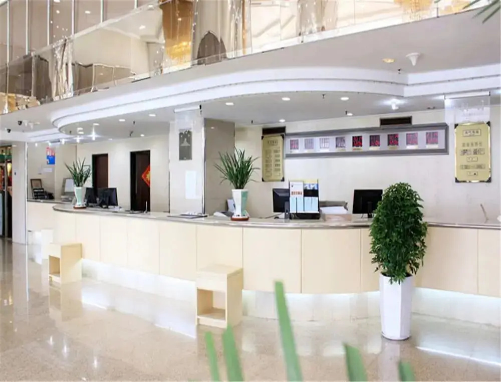 Далянь: Dalian Royal Hotel