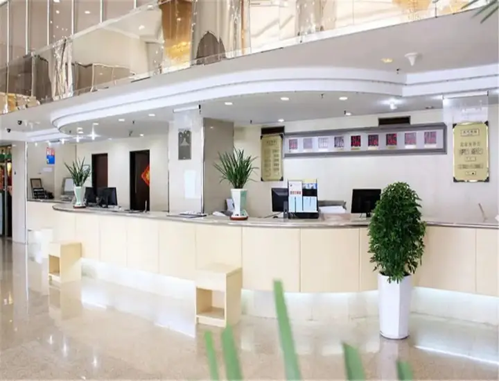 Далянь: Dalian Royal Hotel