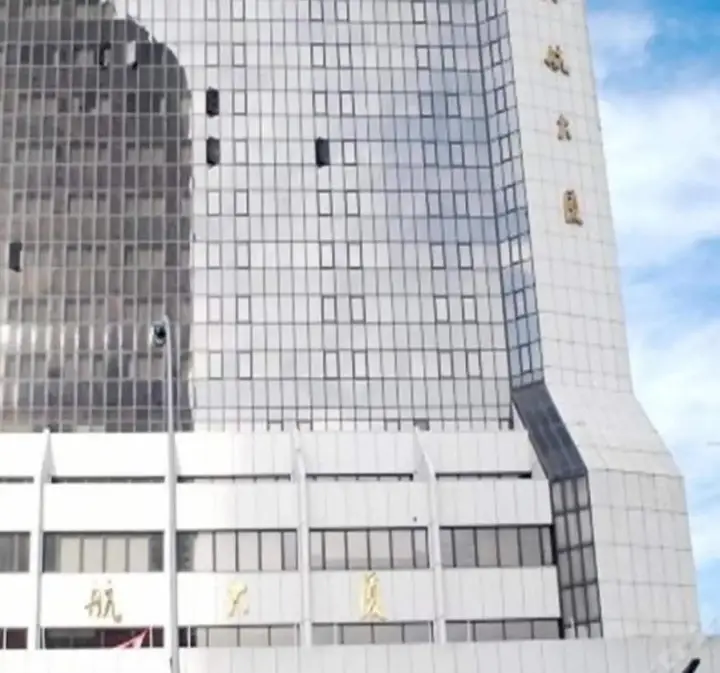 Далянь: Dalian Royal Hotel