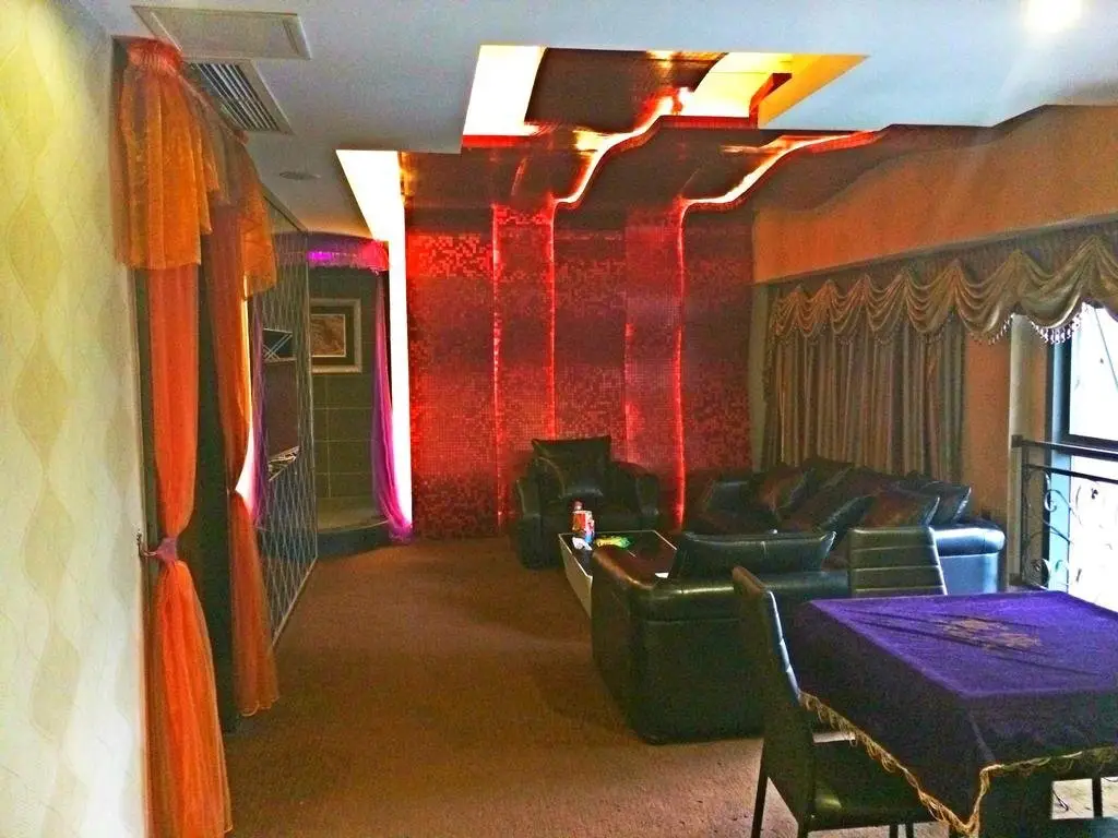 Чунцин: Chongqing Pinai Qihuan Hotel