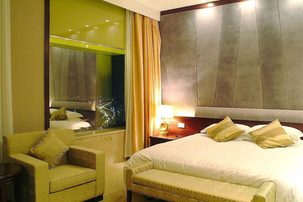 Янчжоу: New Century Hotel Yangzhou