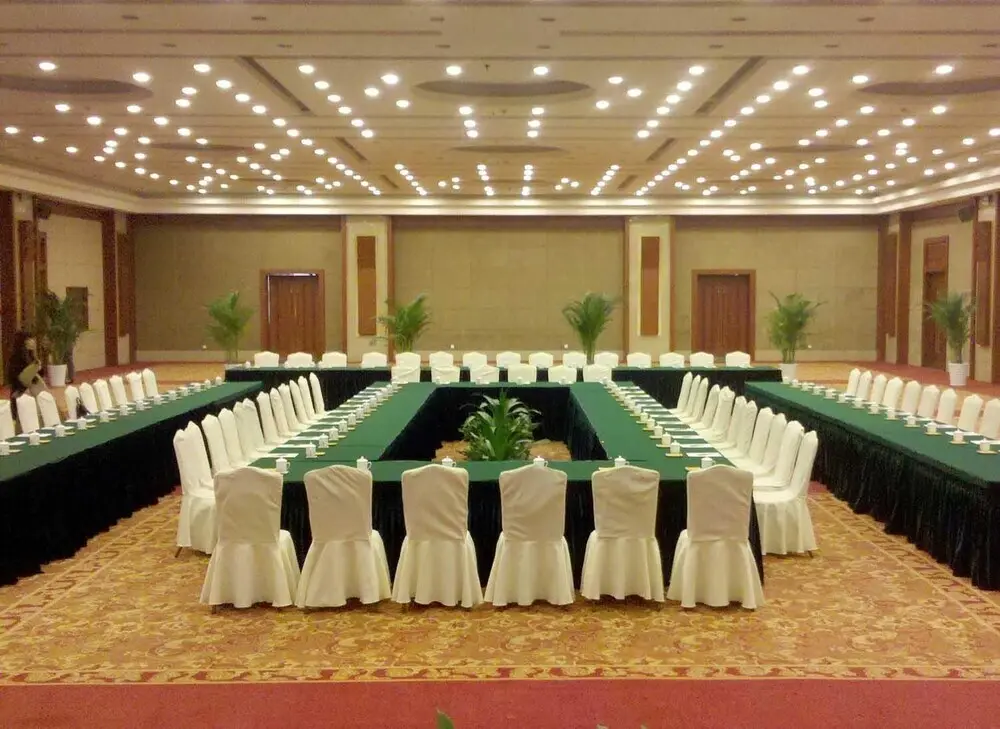 Янчжоу: New Century Hotel Yangzhou