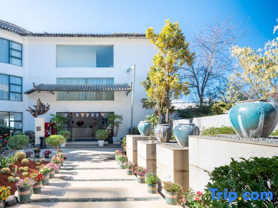 Дали: Dali Sealily Erhai Peninsula Honeymoon Boutique Hotel