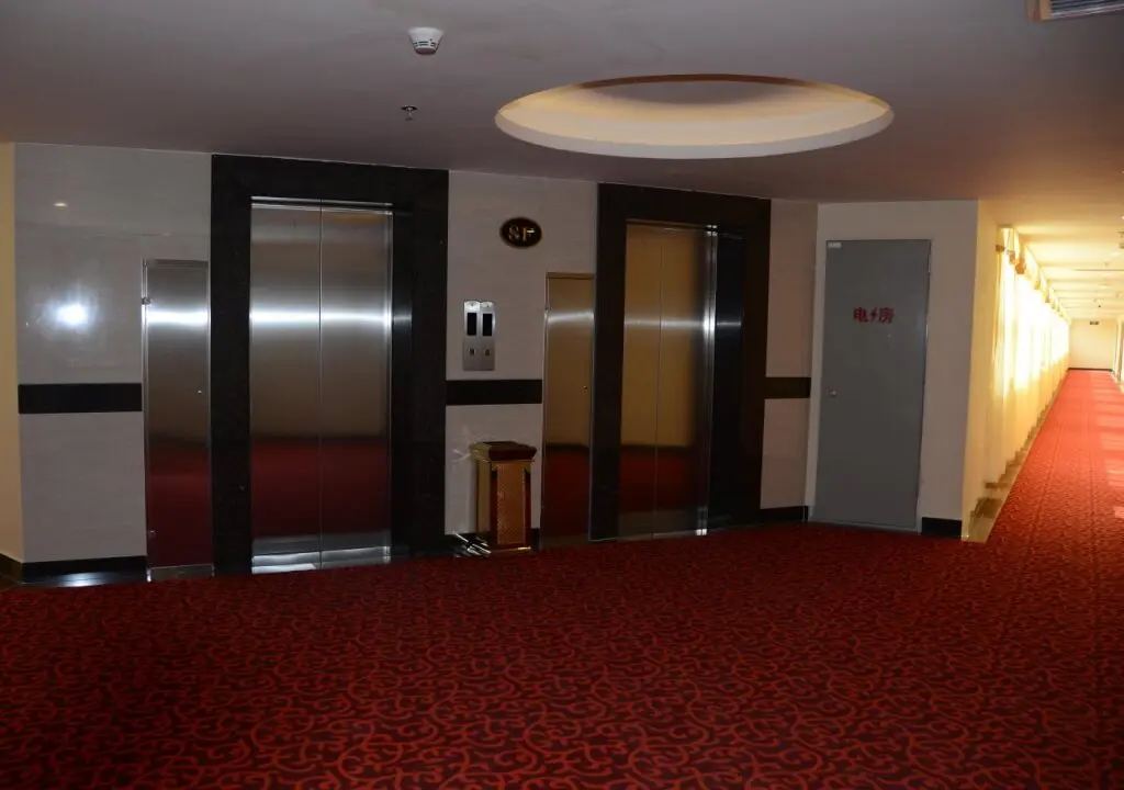Гуанчжоу: E E Business Hotel